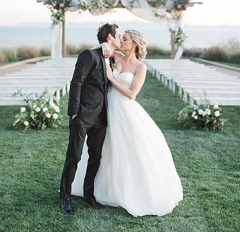 The Bachelorette’s Ali Fedotowsky wears a custom Simply Val Stefani Bridal Gown