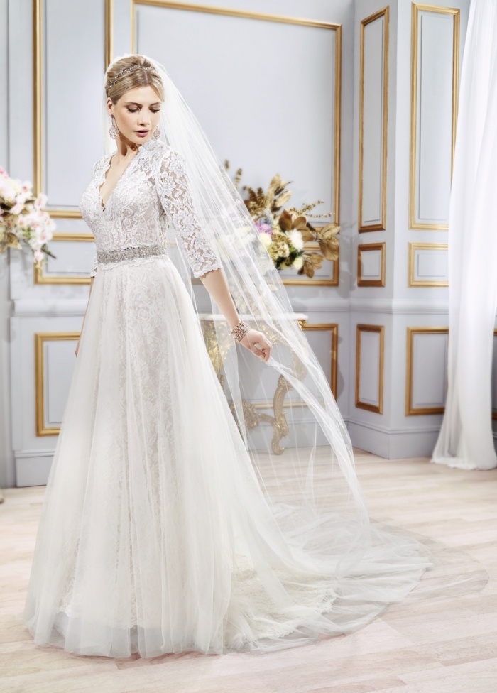 Style Spotlight: AMARIS | CONVERTIBLE WEDDING DRESS