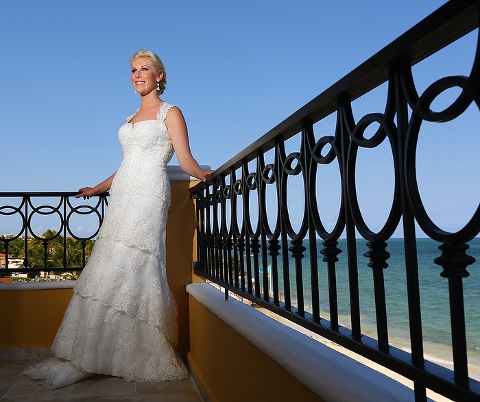Beach Wedding: Val Stefani Bride, Holly