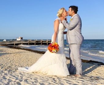 Beach Wedding: Val Stefani Bride, Holly