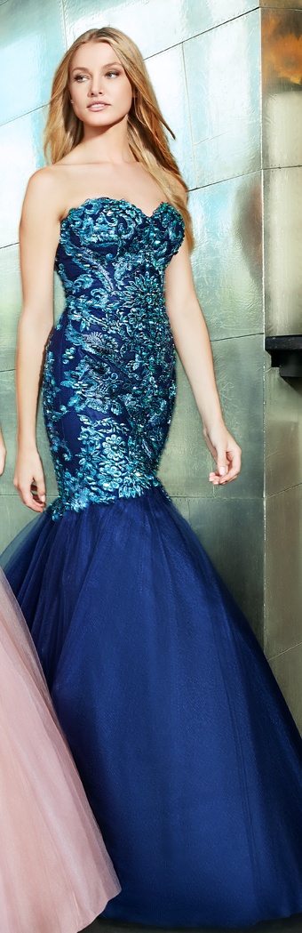 'Celebrity Inspired Dresses : Trend Alert Navy Colored Dresses' Image #1