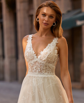 'How To Guide To Finding The Perfect Undergarment For Your Bridal Gown' Image #1