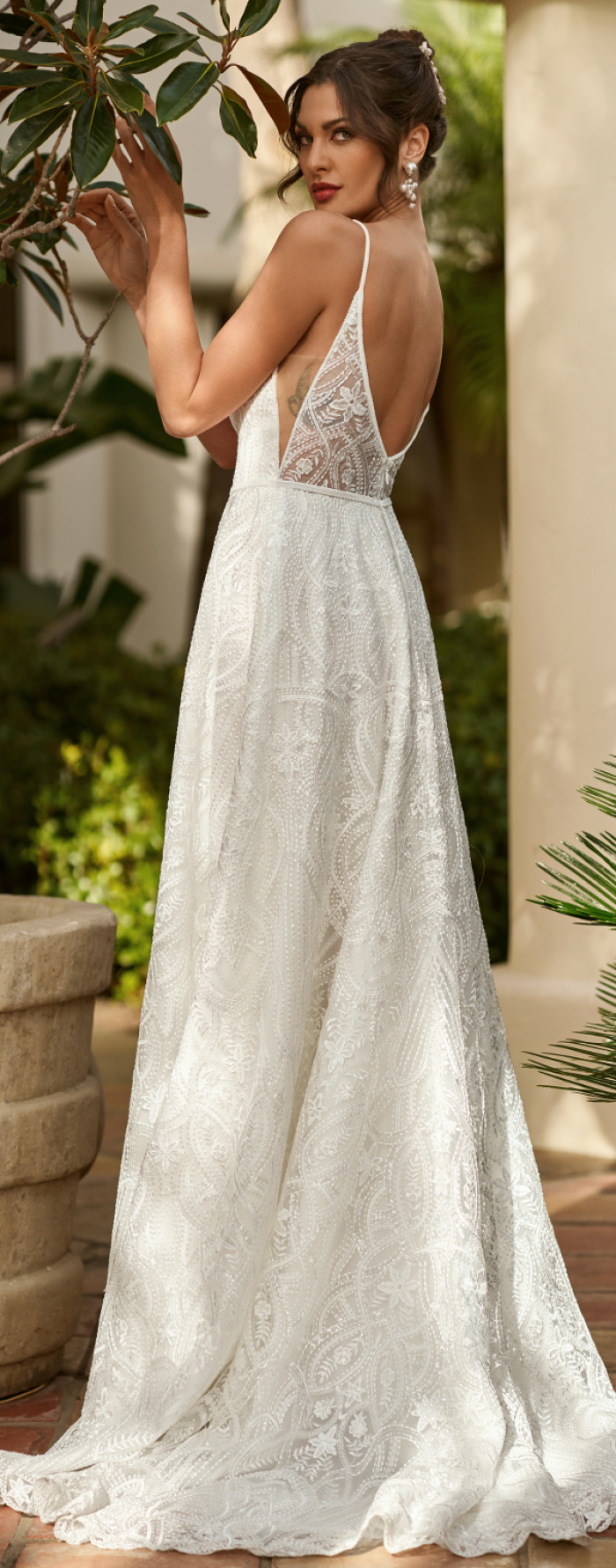 'Beach Wedding Gown Materials Styles' Image #1