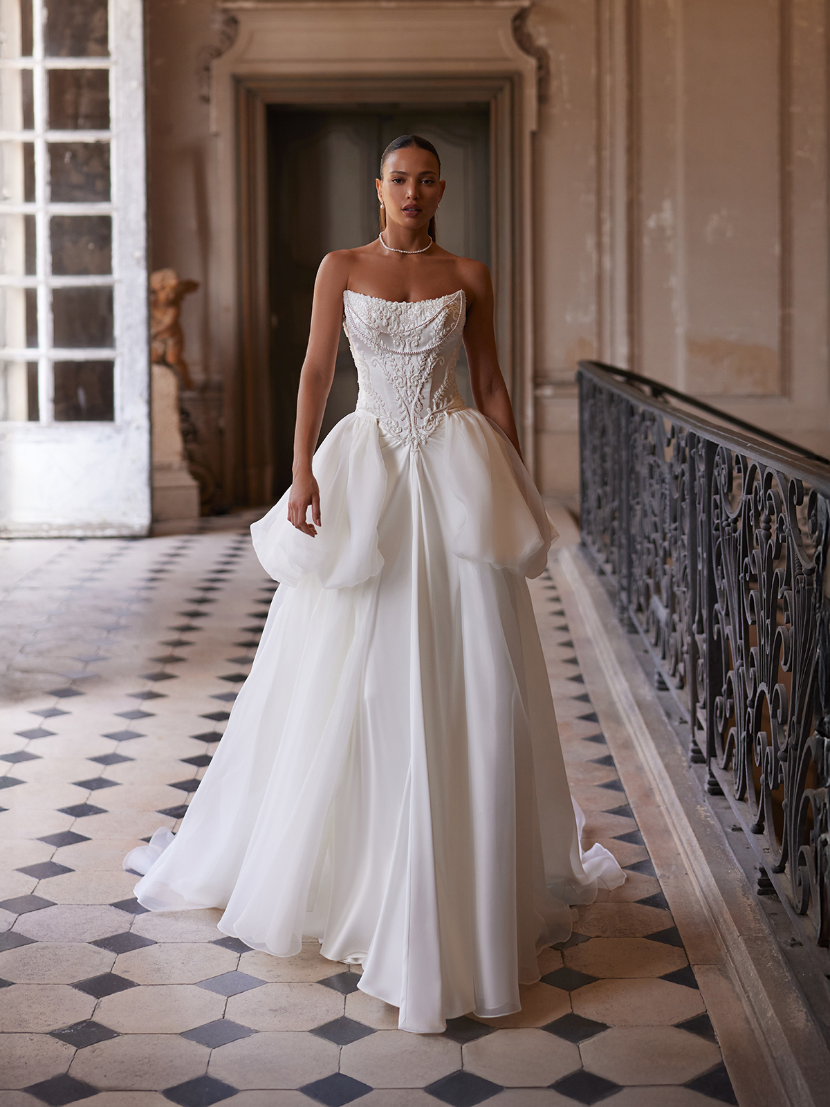 Belladonna (D8363) — detachable overskirt train