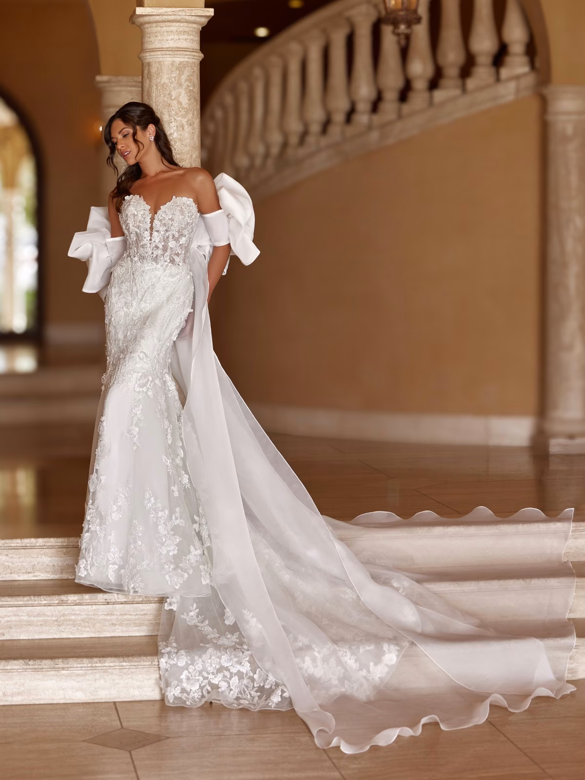 Style MOONSTONE Main view