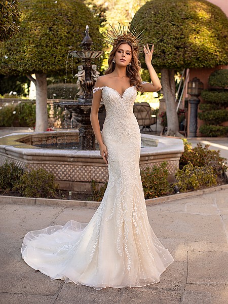 Sexy Off-the-Shoulder Lace Mermaid Wedding Dress with Sweetheart Neckline Val Stefani Alina D8241 Sexy Off-the-Shoulder Lace Mermaid Wedding Dress with Sweetheart Neckline Val Stefani Alina D8241