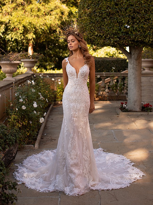 Sexy Fitted Mermaid Wedding Dress with Deep Sweetheart Neckline and Illusion Lace Straps Val Stefani Revel D8248